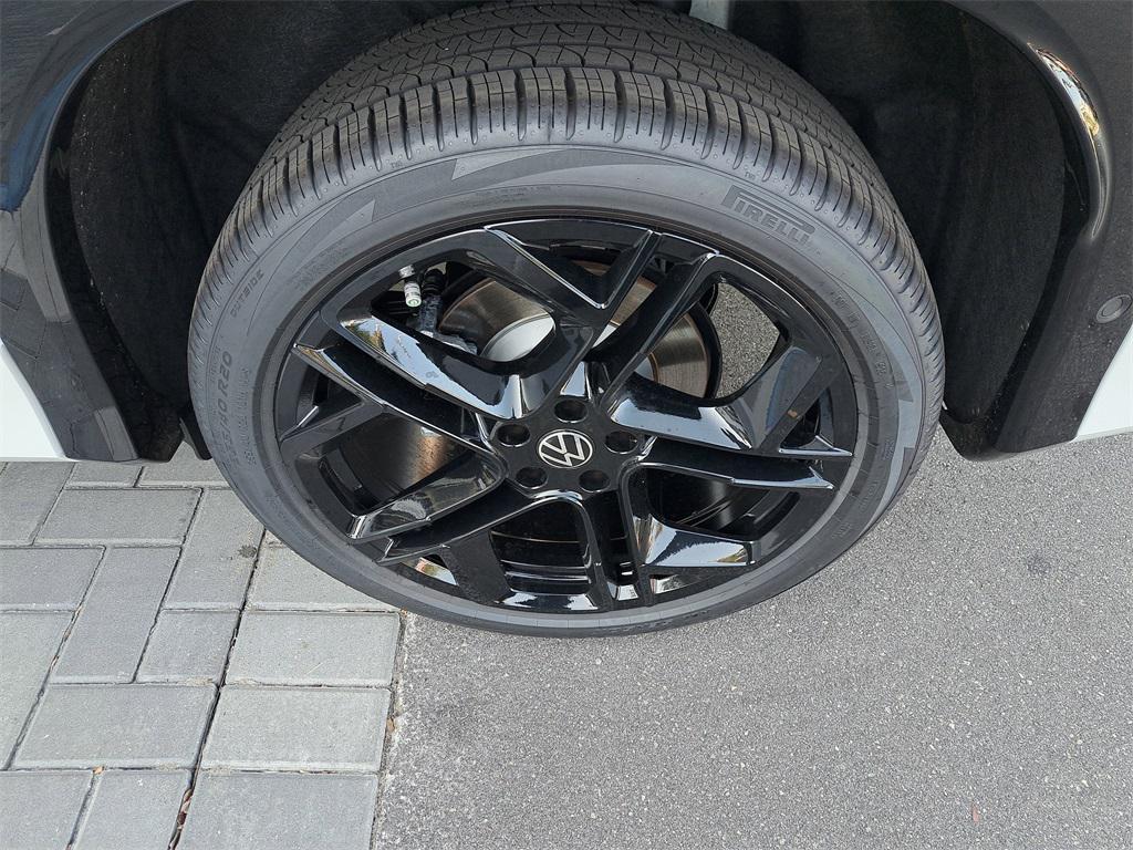 new 2025 Volkswagen Tiguan car, priced at $37,515