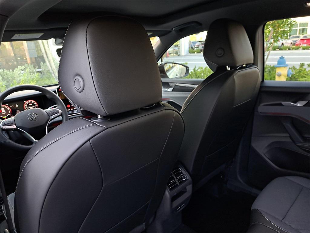 new 2025 Volkswagen Tiguan car, priced at $37,515