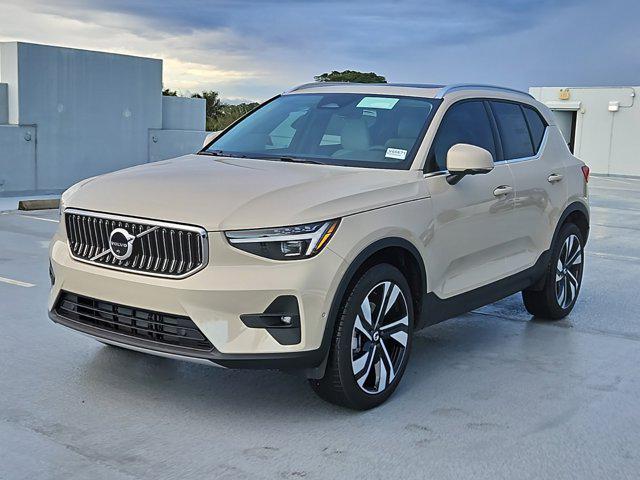 new 2025 Volvo XC40 car, priced at $50,040