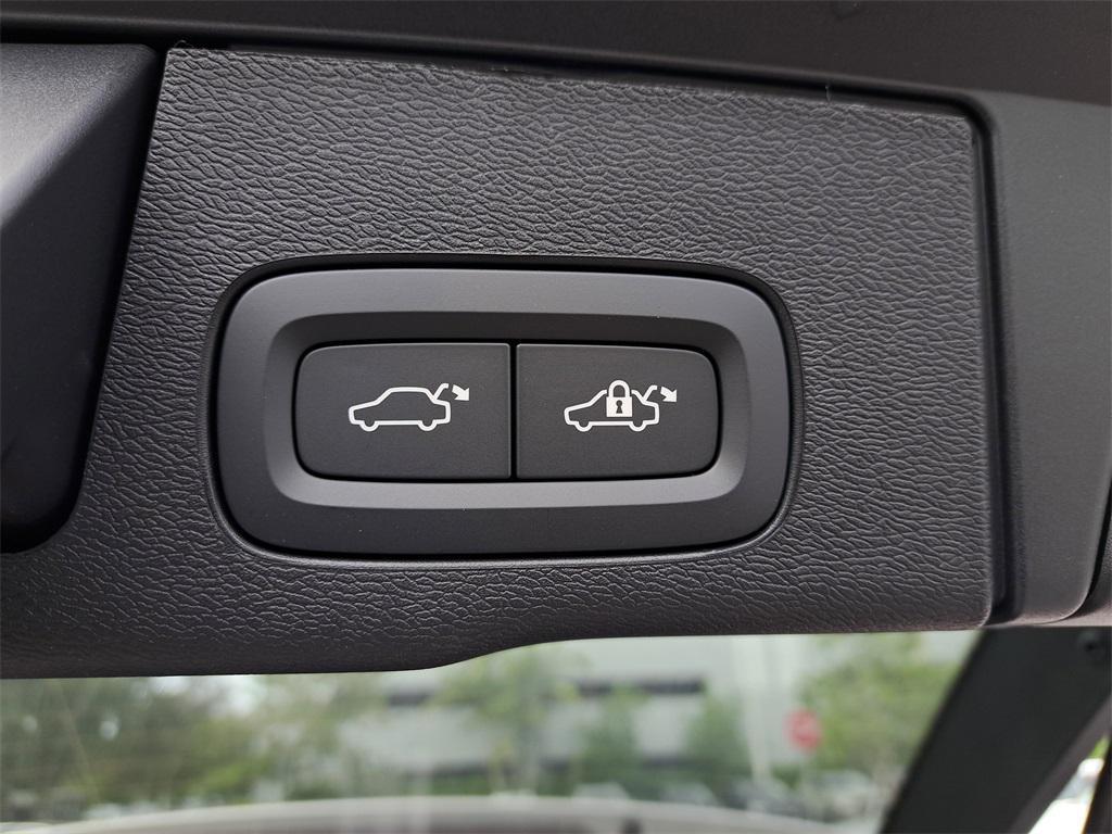 new 2026 Volvo XC60 Plug-In Hybrid car, priced at $63,987