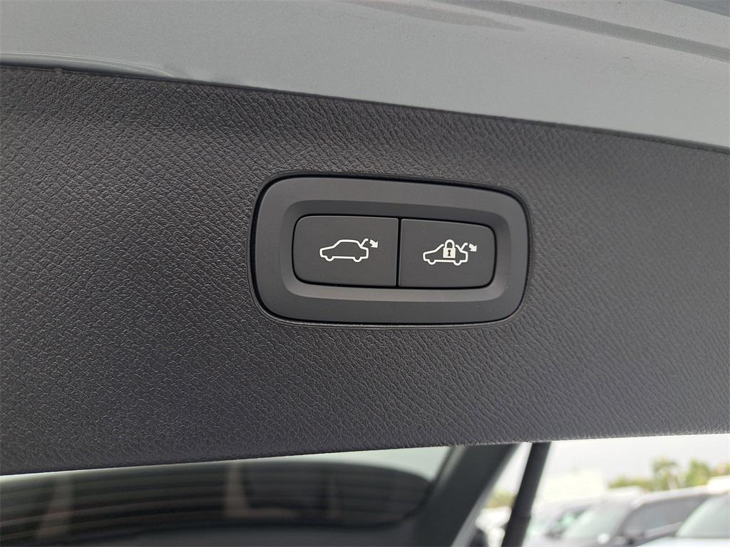 new 2026 Volvo XC90 car, priced at $65,914