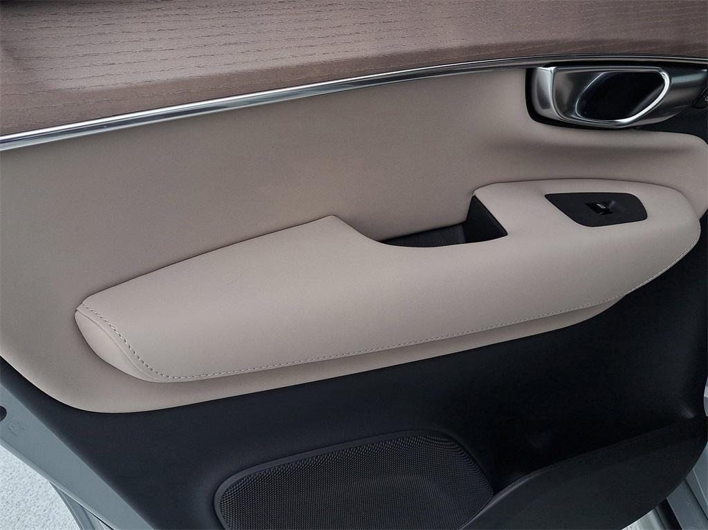 new 2026 Volvo XC90 car, priced at $65,914