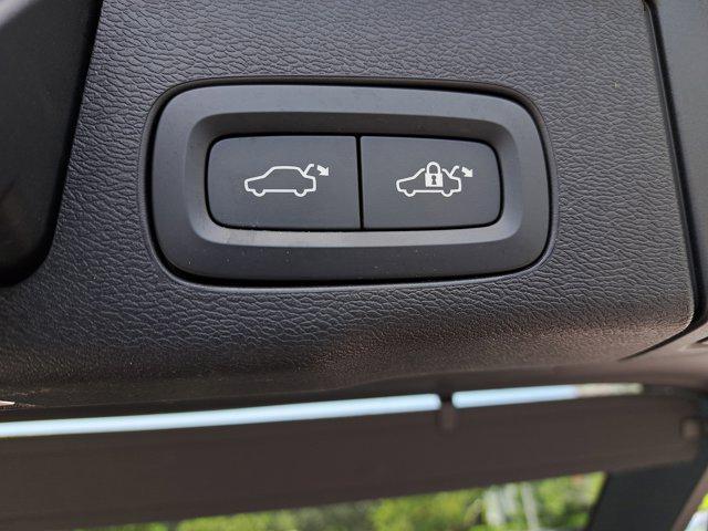 used 2022 Volvo XC60 car, priced at $32,995