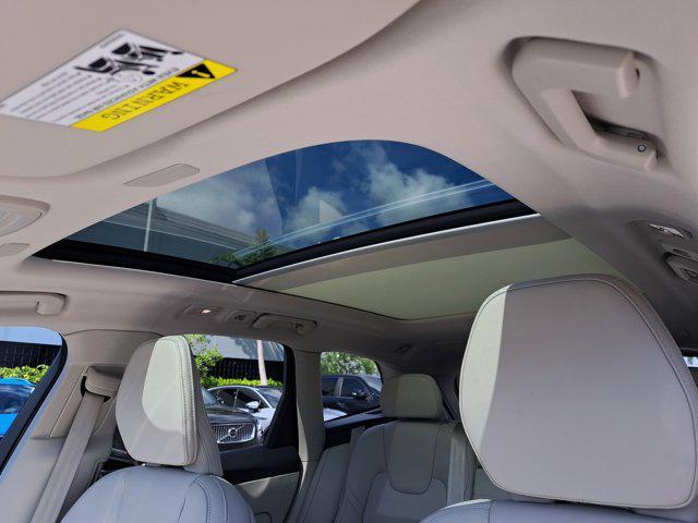 used 2022 Volvo XC60 car, priced at $32,995