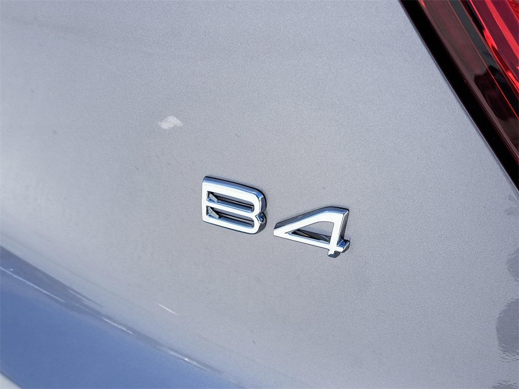 new 2026 Volvo XC40 car, priced at $42,767