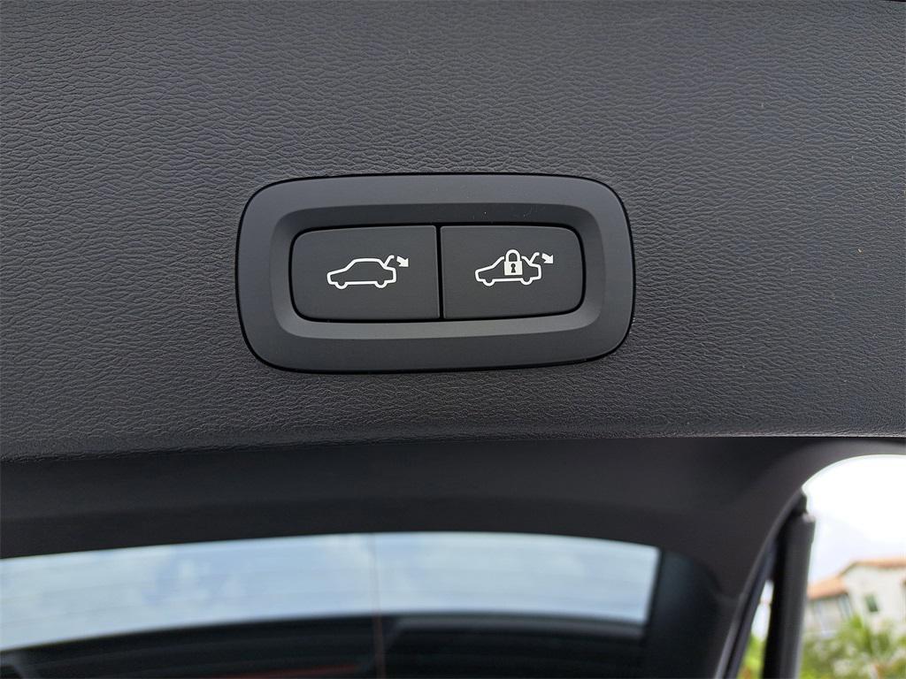 new 2026 Volvo XC40 car, priced at $42,767