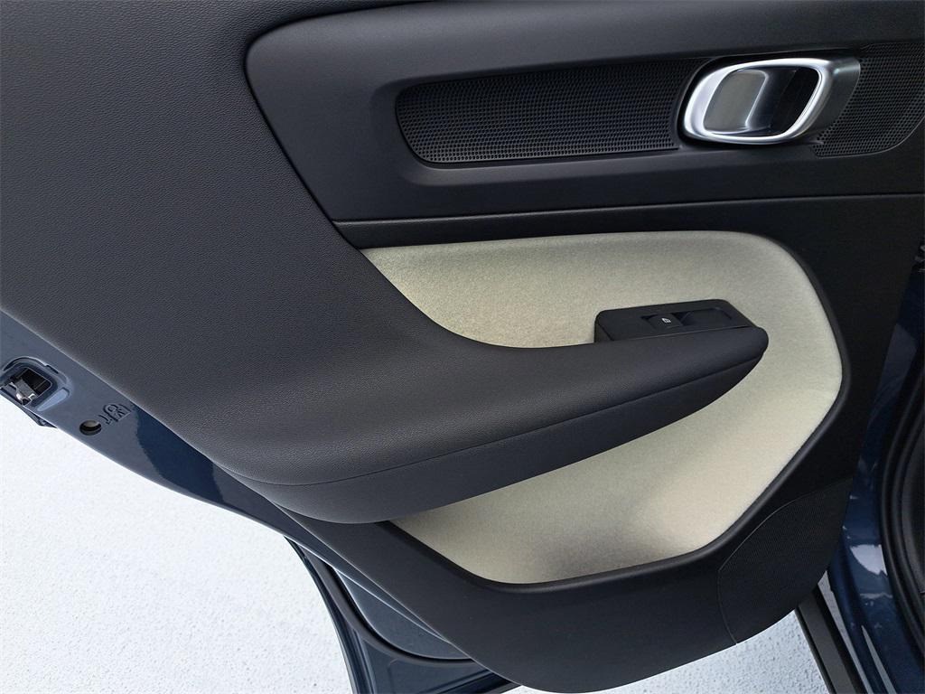 new 2026 Volvo XC40 car, priced at $42,767