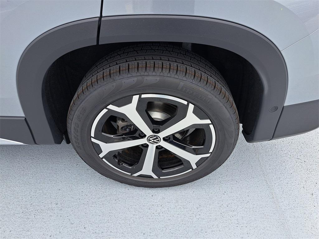 new 2025 Volkswagen Tiguan car, priced at $31,067