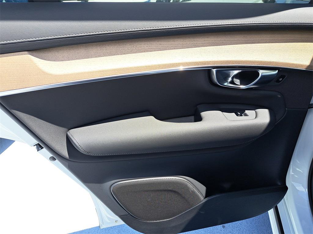 new 2026 Volvo XC90 Plug-In Hybrid car, priced at $73,518