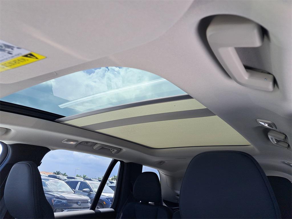 new 2026 Volvo XC90 Plug-In Hybrid car, priced at $73,518