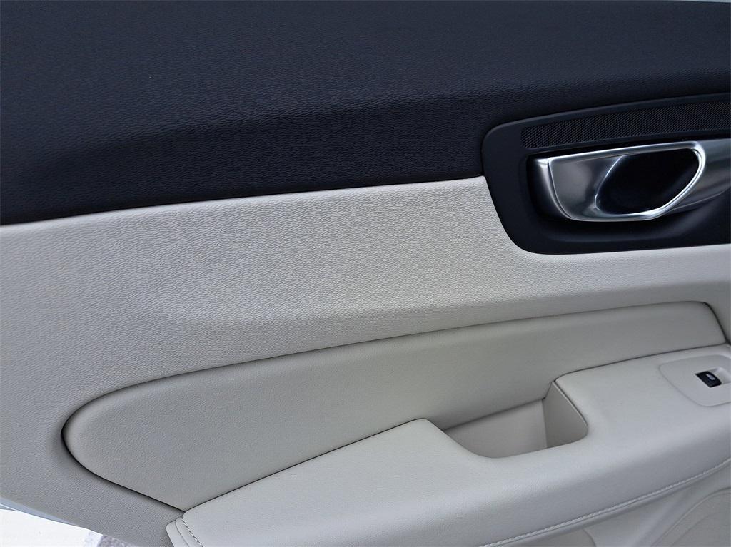 new 2026 Volvo XC60 car, priced at $58,851