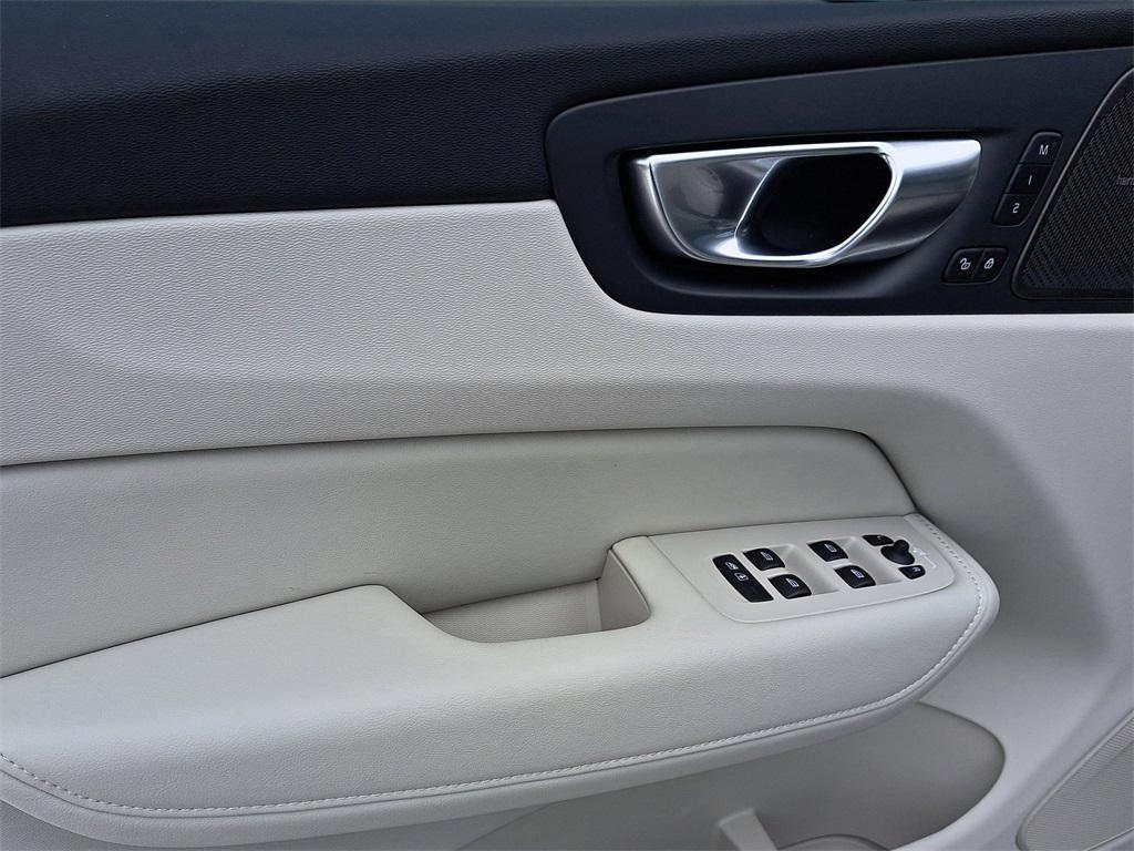 new 2026 Volvo XC60 car, priced at $58,851