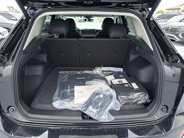 new 2025 Volkswagen Tiguan car, priced at $32,567
