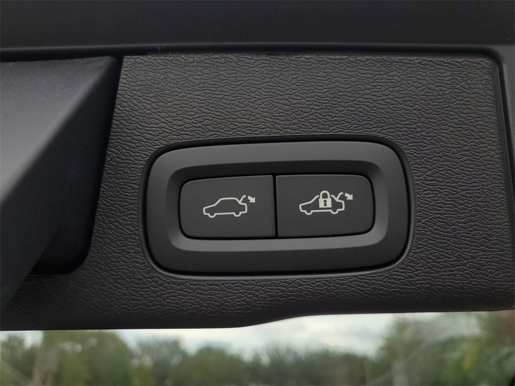 new 2025 Volvo XC60 Plug-In Hybrid car, priced at $50,659