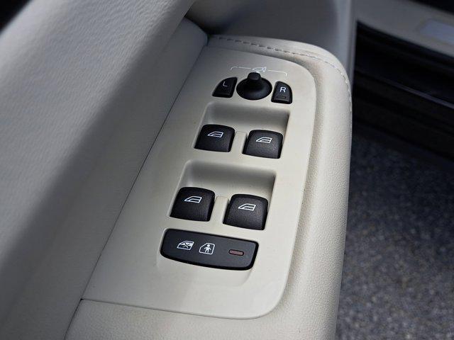 used 2022 Volvo XC60 car, priced at $32,995