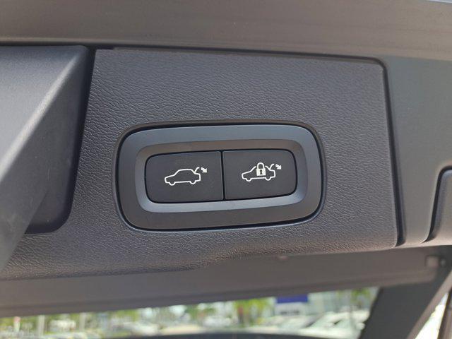 used 2022 Volvo XC60 car, priced at $32,995