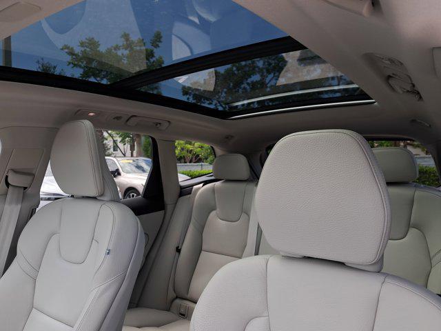 used 2022 Volvo XC60 car, priced at $32,995
