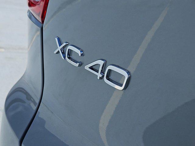 new 2025 Volvo XC40 car, priced at $46,015