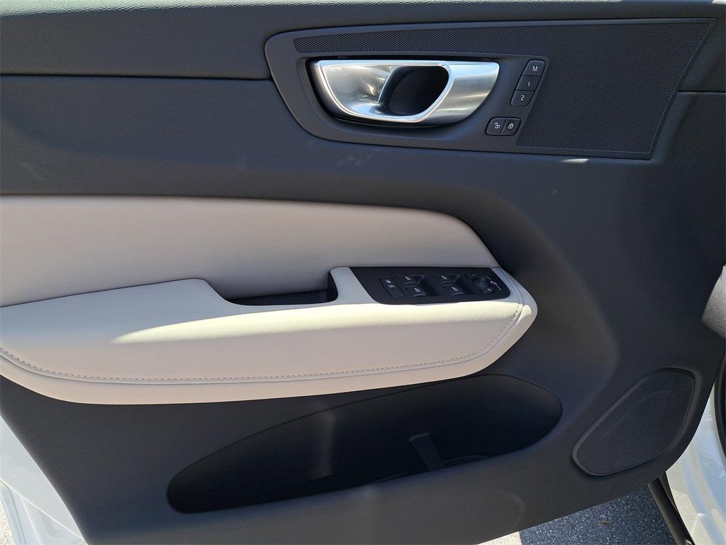 new 2026 Volvo XC60 Plug-In Hybrid car, priced at $58,995