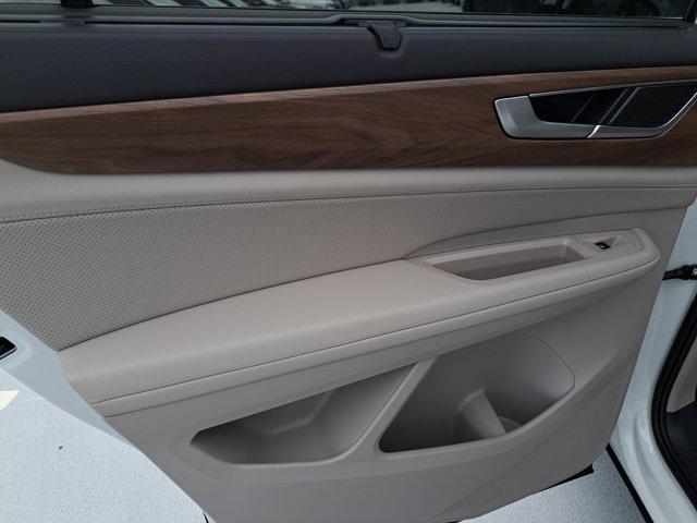 new 2025 Volkswagen Atlas car, priced at $41,628