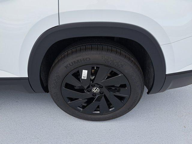 new 2025 Volkswagen Atlas car, priced at $41,628