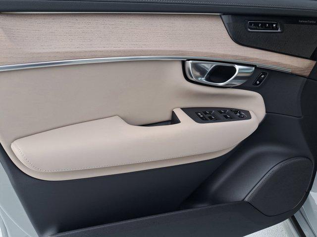 new 2026 Volvo XC90 car, priced at $68,825