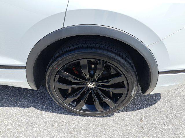 used 2024 Volvo XC60 Recharge Plug-In Hybrid car, priced at $55,395