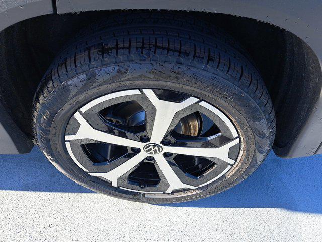 new 2025 Volkswagen Tiguan car, priced at $36,186