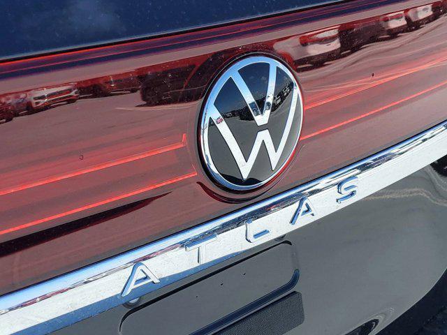 new 2025 Volkswagen Atlas car, priced at $39,018