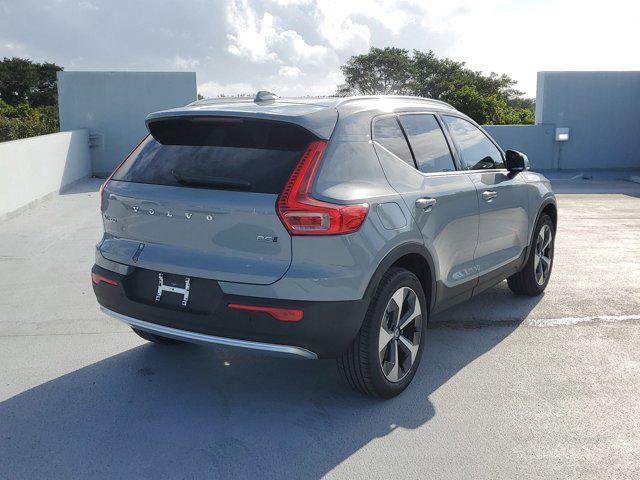 new 2025 Volvo XC40 car, priced at $45,465