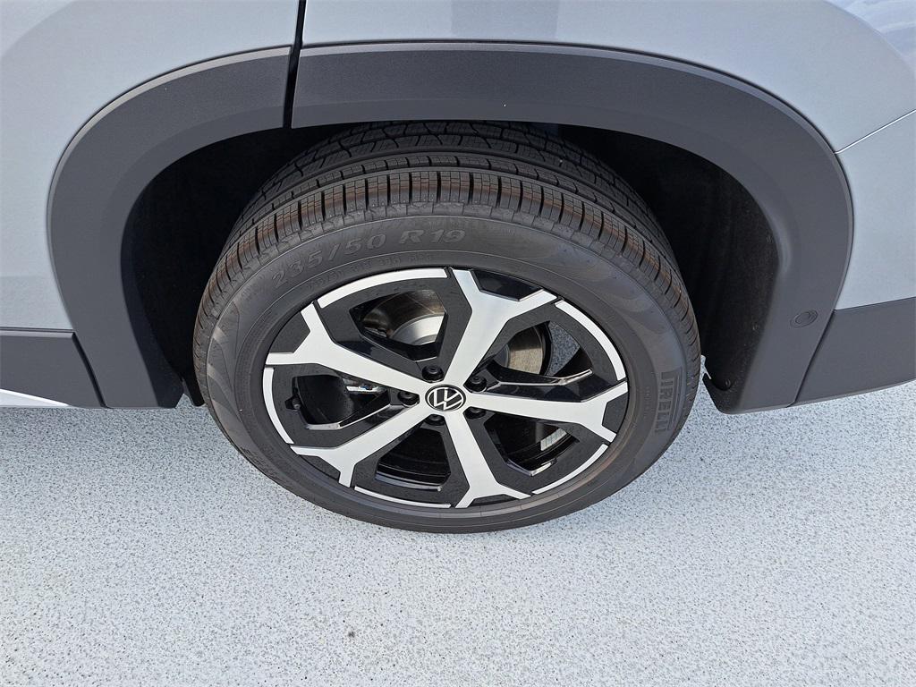 new 2025 Volkswagen Tiguan car, priced at $31,067