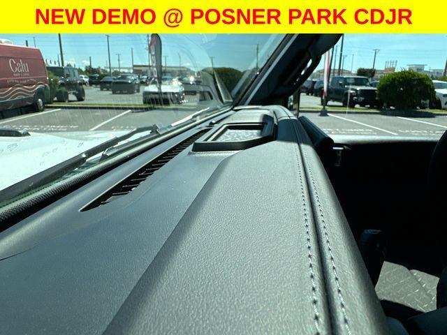 new 2025 Jeep Gladiator car, priced at $41,789