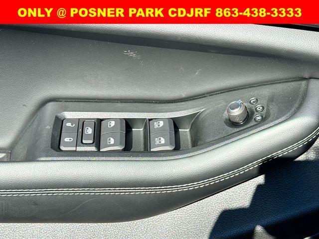 new 2025 Jeep Grand Cherokee car, priced at $33,289