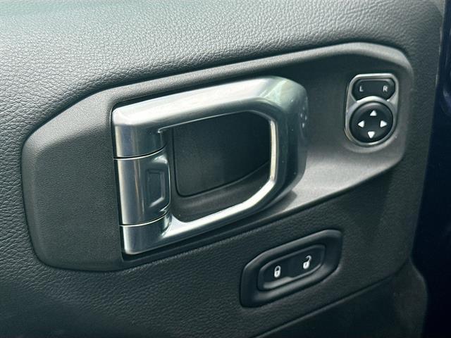 new 2025 Jeep Gladiator car, priced at $41,989