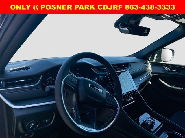 new 2025 Jeep Grand Cherokee car, priced at $33,989