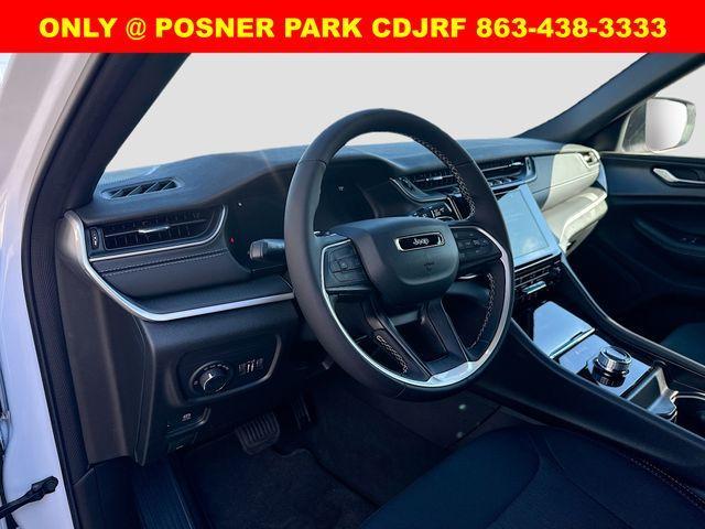 new 2025 Jeep Grand Cherokee car, priced at $33,989