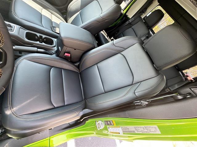 new 2025 Jeep Gladiator car, priced at $43,355