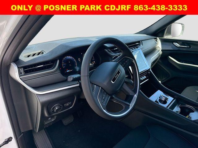 new 2025 Jeep Grand Cherokee car, priced at $35,289