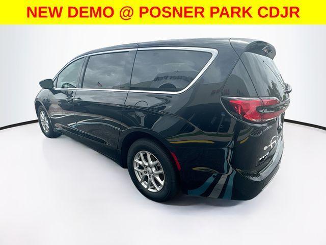 new 2025 Chrysler Pacifica car, priced at $42,725