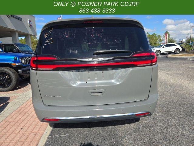 used 2022 Chrysler Pacifica car, priced at $22,000