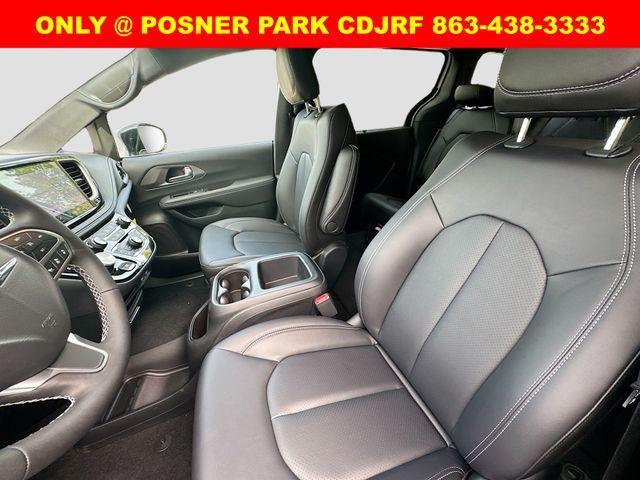 new 2025 Chrysler Pacifica car, priced at $43,032