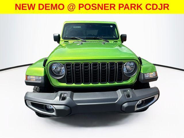 new 2025 Jeep Gladiator car, priced at $36,989