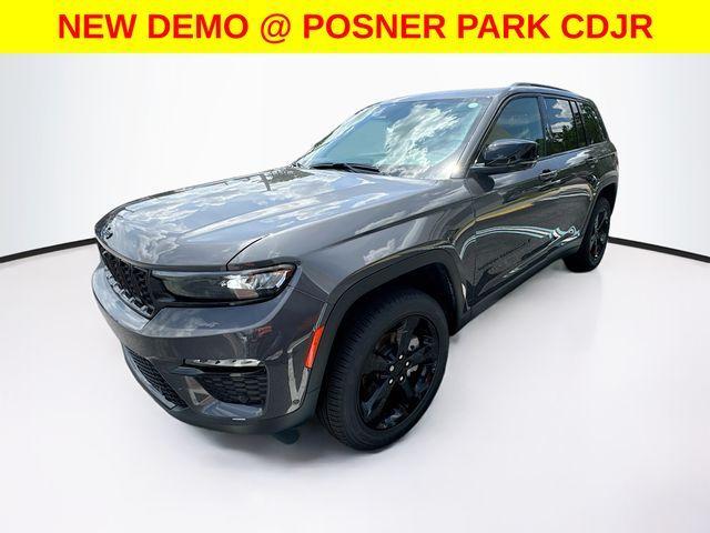 new 2025 Jeep Grand Cherokee car, priced at $43,989
