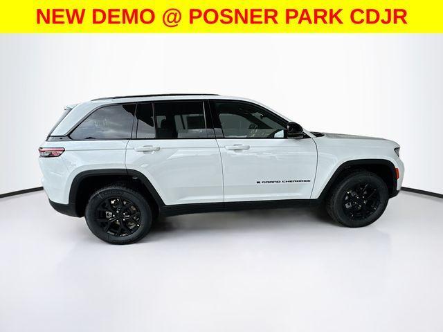 new 2025 Jeep Grand Cherokee car, priced at $37,789