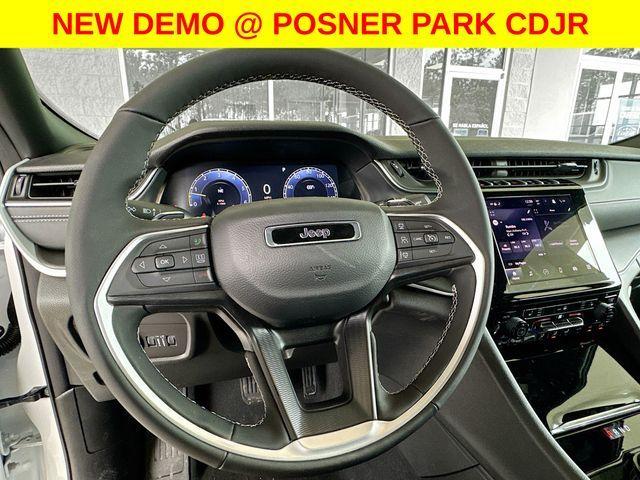 new 2025 Jeep Grand Cherokee car, priced at $37,789