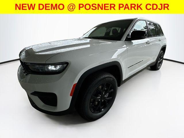 new 2025 Jeep Grand Cherokee car, priced at $37,789