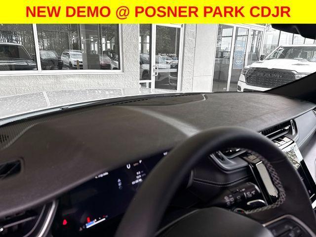 new 2025 Jeep Grand Cherokee car, priced at $37,789