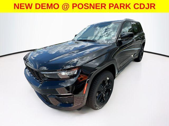new 2025 Jeep Grand Cherokee car, priced at $49,789