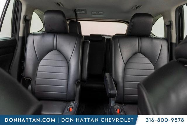 used 2022 Toyota Highlander car, priced at $33,998