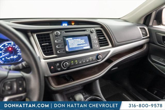 used 2019 Toyota Highlander car, priced at $26,759